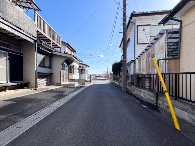 前面道路含む現地写真です