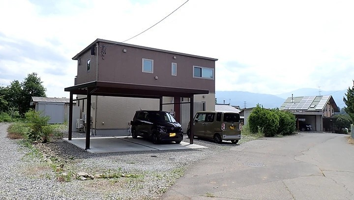 駐車スペース　EVコンセントあります