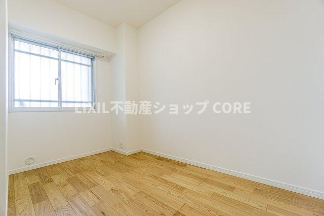 室内はいつも明るい印象なので気持ちの良い朝を迎えられます。毎日の生活も明るくなりそう♪　