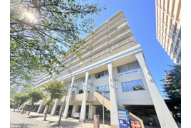 臨海マンションの外観