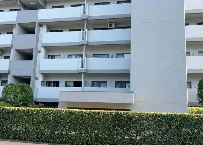 外観はマンション管理がされているかの目安になります。築年数が古いと、壁面は劣化してひび割れが生じることも！建物が古びていても細かいところが修繕されていると、きちんと管理されているなぁと感じるでしょう。