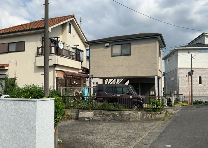 人が暮らすうえで日光は大切な要素となります。日当たりの良さは譲れないポイントですね。併せて近くに大きな建築物の建築予定がないか、あるいはそれが可能な土地が近くにないか事前に確認することもお勧めします。