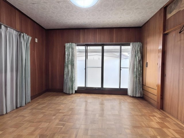 2階6帖洋室【本画像は居住者様の家具をCGで消した画像であり、現況と異なる可能性がございます。】