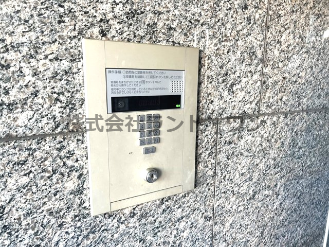 オートロック付きで防犯対策ができます。