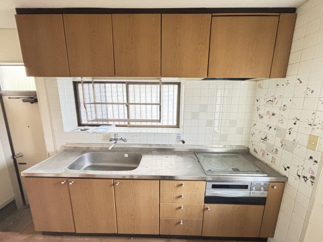 吊戸棚付きで収納力ばっちり！