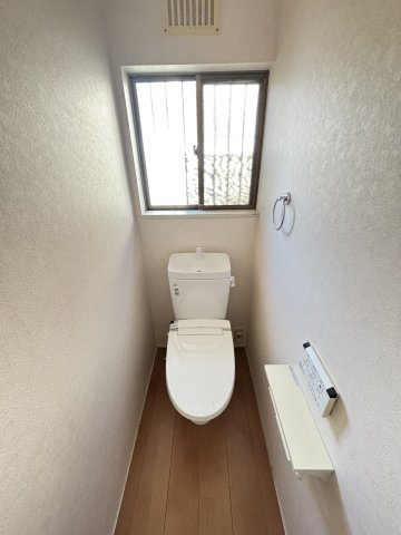 温水洗浄便座付きトイレ