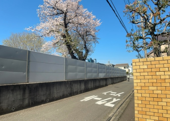 眺望を気にして物件を探す場合、前面に建物が建っていないか現地で確認しましょう！前面に建物があると景色はもちろん、日当たりや風通しにも影響が出てきます。住んだ時のことを想像しながら現地見学をしましょう。