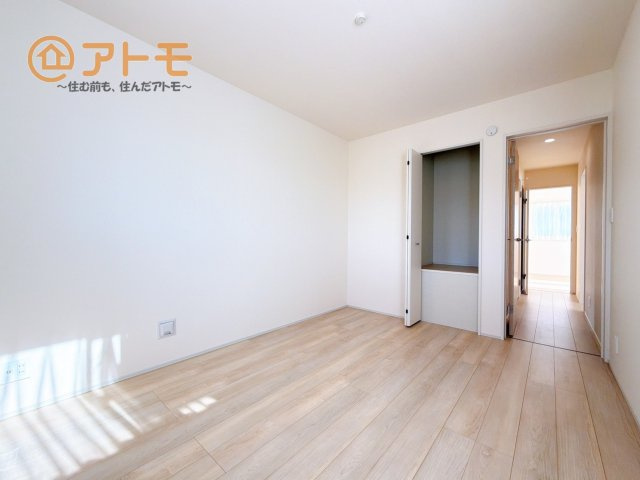 各居室に収納がついているので、部屋の中をすっきり見せることができますね！
