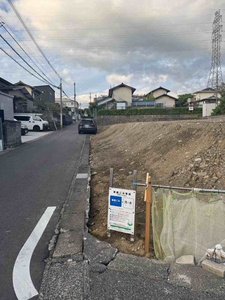 【若葉三丁目（2期）の前面道路含む現地写真】