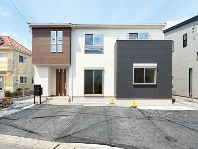 【1号棟　外観】建物完成・内覧可能！　外壁材に石綿（アスベスト）は一切使用されていません。住む人にも建築現場の人にも環境にもやさしい外壁材です。