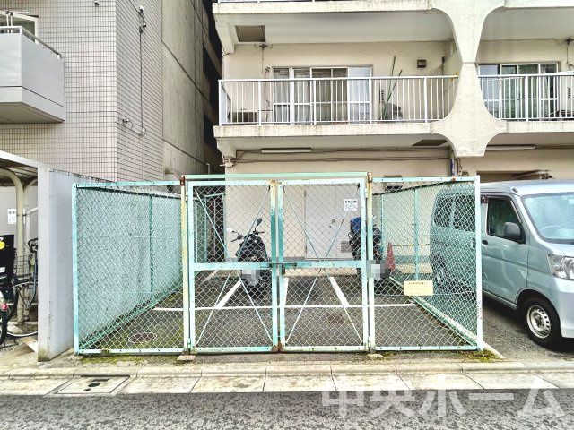 【バイク置場】最新の空き状況や費用などの詳細は担当スタッフまでお問い合わせください。