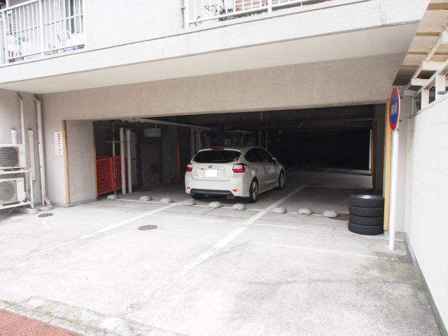 【駐車場】