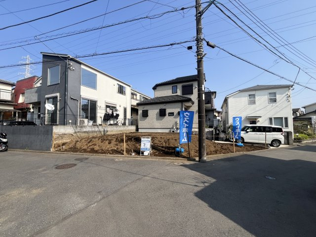 南西・北西「角地」の1区画です。建築条件付きではありますが、条件外しも相談可能です。　※建物解体後現地写真