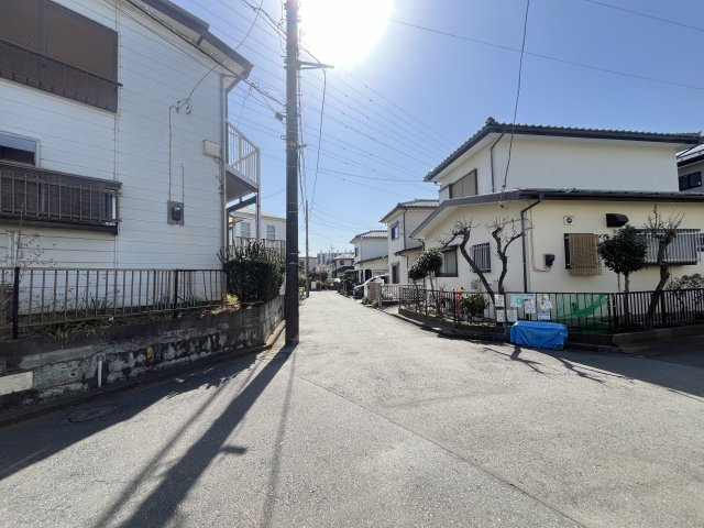 陽当りが大変よく、「角地」ならではの開放感を是非体感下さいませ。※建物解体前の写真です。　
