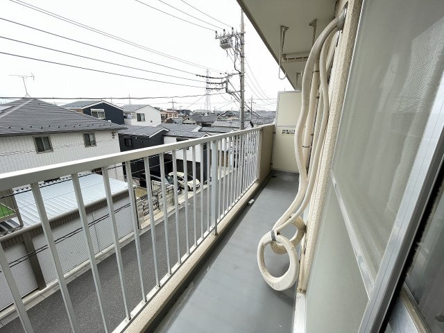 前面棟無しで南西向きのバルコニーは、陽当たり・通風・眺望良好です。　