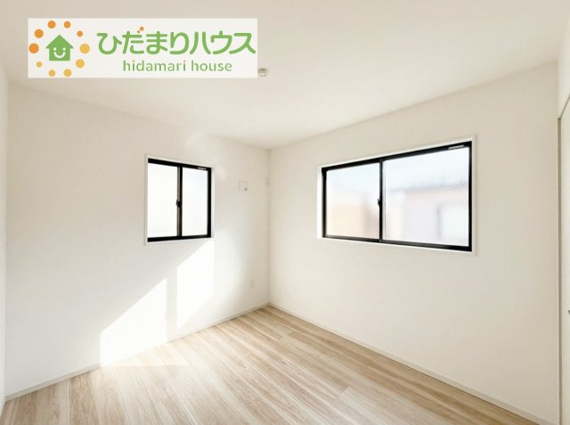 机にベットを置けば子供部屋の完成です！