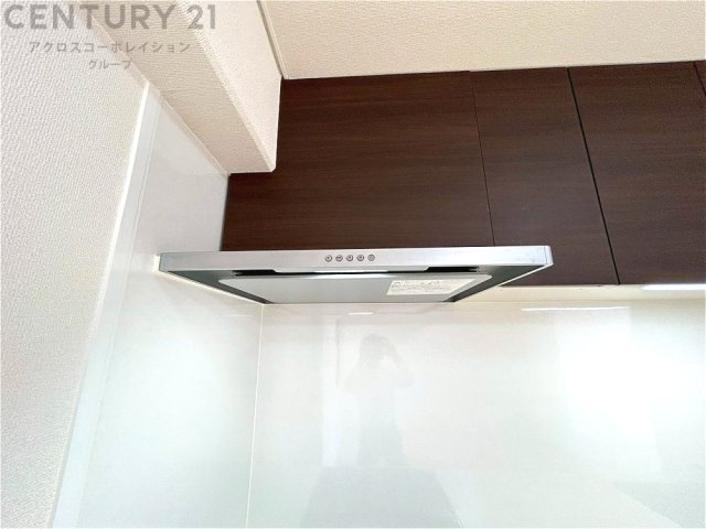 パワフルな吸引力で調理中の臭気等をしっかり処理してくれ、室内を快適に保ってくれます。　