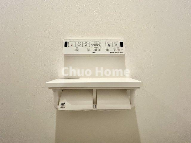 【ウォシュレット】清潔に使いたいお手洗いには最適な設備です。もちろんウォームレットも標準装備です。