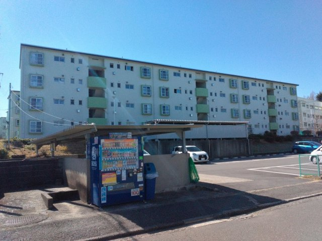 棟と棟の間隔が広く開放感があります。