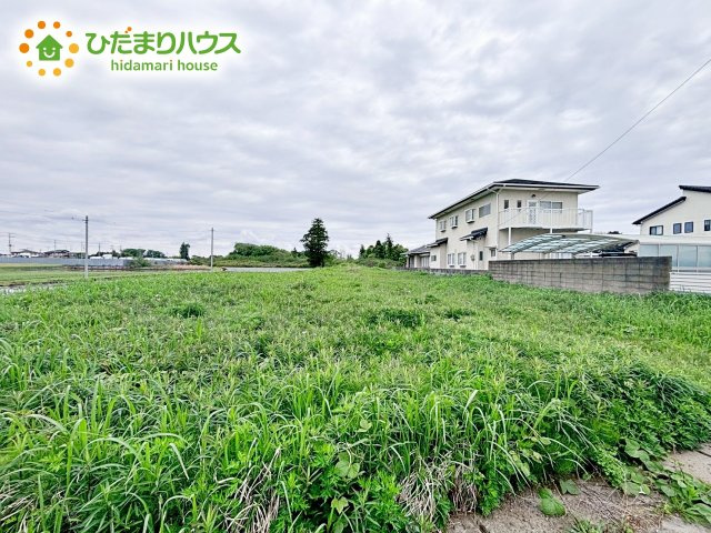 敷地広々327坪！！広いお庭で家庭菜園なども実現できますね
