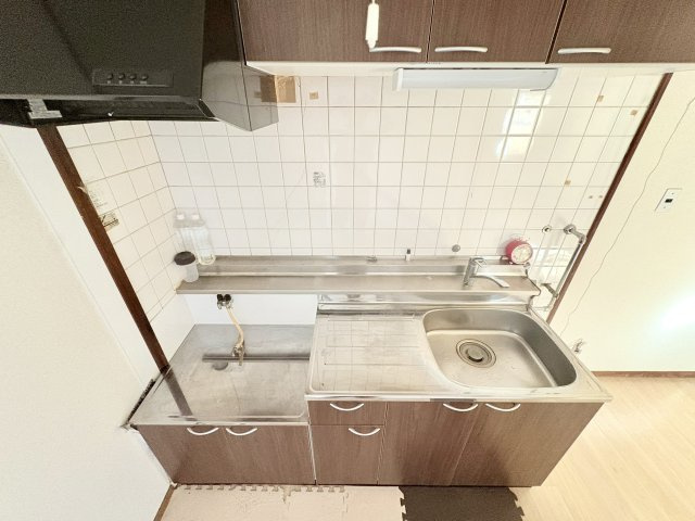 コンパクトで無駄のないキッチンです。