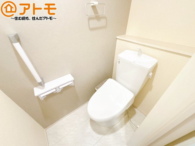 年代を問わず使いやすい洗浄機能付きのトイレ♪肌への負担をも減らせるのでお子様の敏感なお肌も安心！
