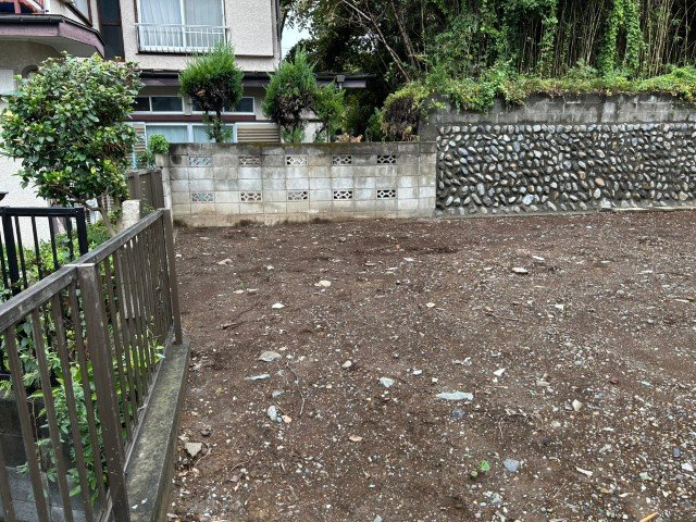 物件の詳細については、現地を見てわかること以外に、役所や法務局などで調べないとわからないことがあります。そのため、現地に行く場合は、もしこの物件を買ったらどのような生活ができるかをイメージしましょう。