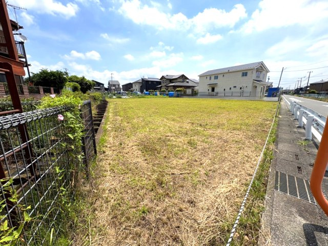 土地面積約90坪・自由設計で夢のマイホーム！南西道路に面して陽当たり良好です！