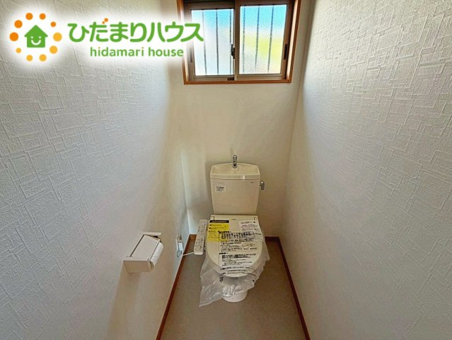 トイレには小窓がついているため明るいです！