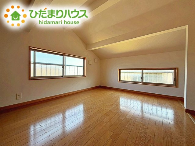 子ども室に好適なお部屋。2方向の窓で、こもりがちな空気の入れ替えもバッチリ！収納付きで余分な家具を置かずに済み、お部屋の用途をシンプルにできます♪