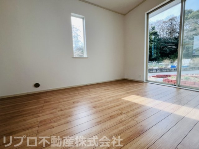 1階居室　フローリング張替え済み