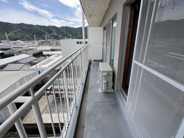 風通しがよく、バルコニーからの眺めも楽しめます♪