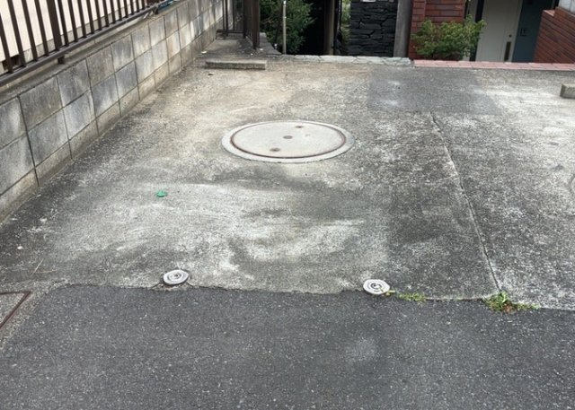 駐車場と明記されていても、最小スペースでつくられた駐車場だと大型車は駐車できなかったり、出入りしにくくなったりする可能性があります。お車のサイズと購入したい物件の駐車場のサイズを現地で確認しましょう。