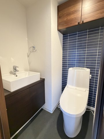 ゲストも使いやすく、贅沢なホテルライク仕様のトイレ空間です。