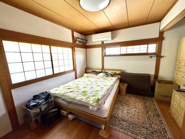 和モダンな雰囲気で落ち着くのお部屋。主寝室にもおすすめです☆