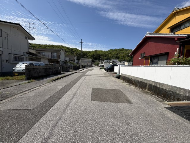 前面道路が広く車の運転も安心♪