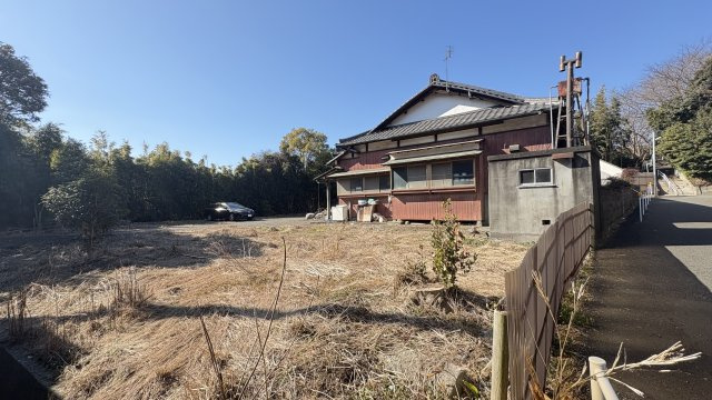 ゆとりと開放感あふれる広大な敷地です。