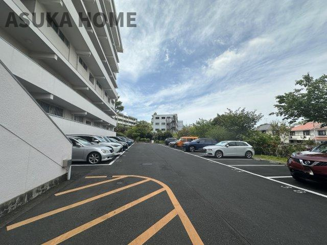 平置駐車場1区画付です♪