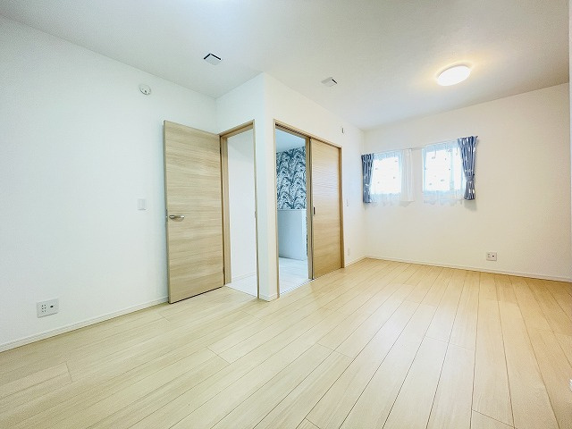 2階洋室は、お子様の成長に応じて仕切って二部屋にすることも可能です