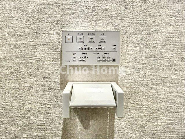 【ウォシュレット】清潔に使いたいお手洗いには最適な設備です。もちろんウォームレットも標準装備です。