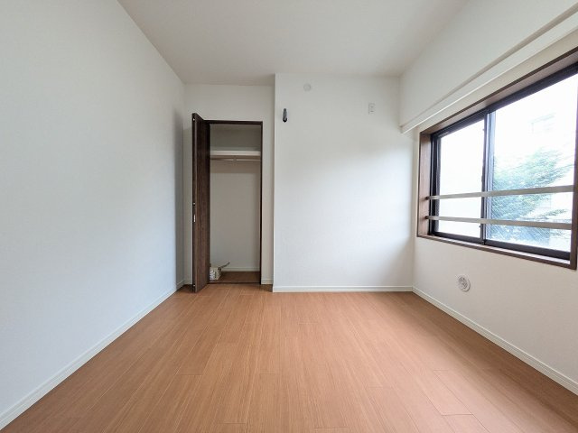 ～収納力の高いクローゼット完備～