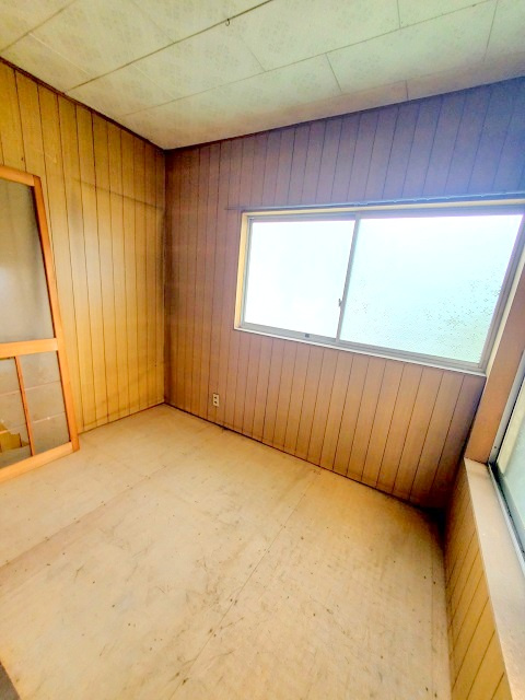 6帖洋室の奥には納戸がついています。