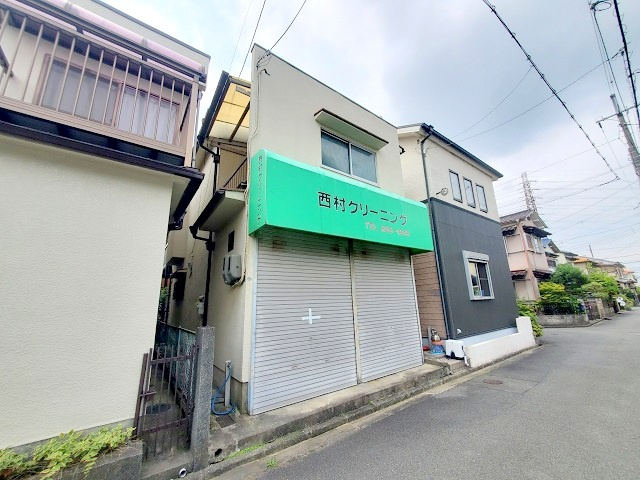 周辺は閑静な住宅街です。