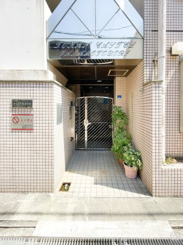 【エントランス】住まう方を迎える快適なエントランス