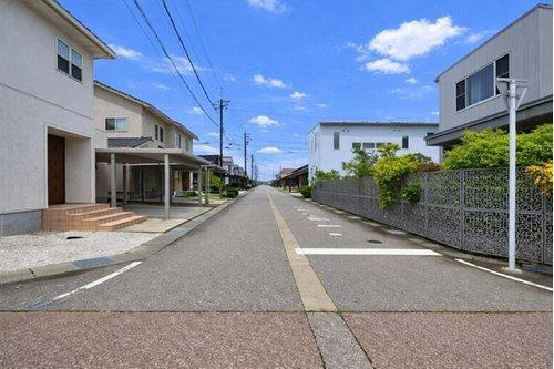 前面道路　融雪有り
