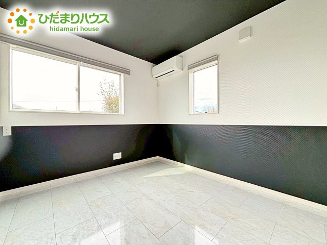机にベットを置けば子供部屋の完成です！