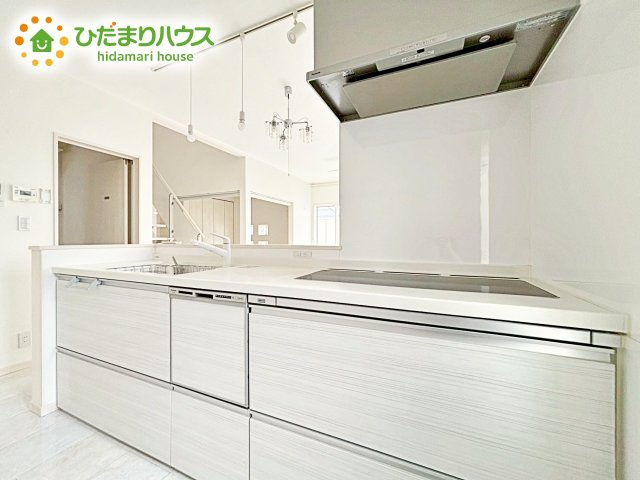 人気の対面キッチン♪リビングにいる家族との会話がはずんで毎日の料理が楽しくなりますね。