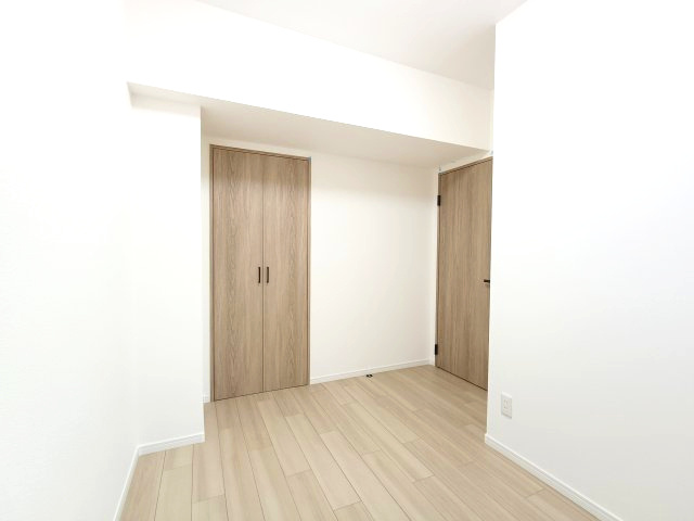 【洋室約6.0帖】　お子様の心と身体を見守る子供部屋として、思春期のプライバシーを重視したり、成長に合わせて机やベッドを自由にレイアウトできます。