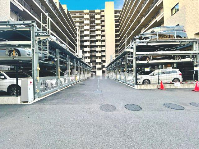 【敷地内駐車場】最新の空き状況や費用などの詳細は担当スタッフまでお問い合わせください。