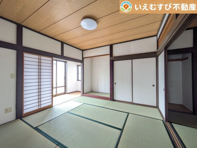 便利な離れの和室　和室が独立しているので来客時などに便利！個室でゆっくりくつろぐのも良さそう♪